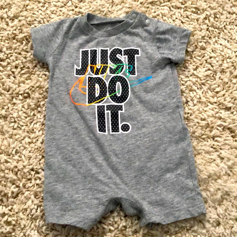 (3 for $35 item) Perfect condition Nike romper